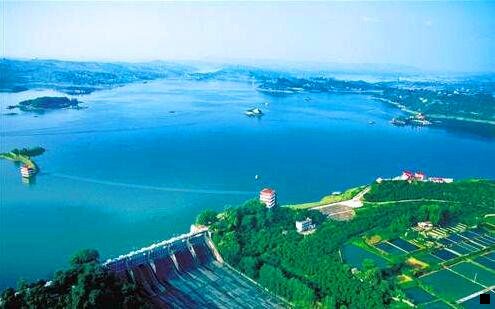 二富人资助50000块钱