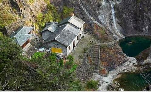 二哪个平台直播挣钱快